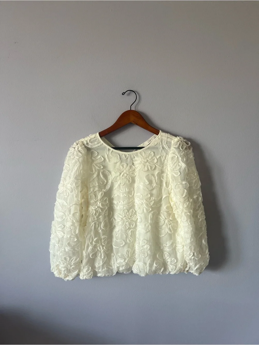 LOFT Ivory Floral Appliqué Puff Sleeve Blouse